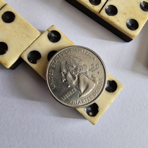 Vintage Domino bone and ebony antique game brass pin 21 dominoes dominos - Picture 9 of 16